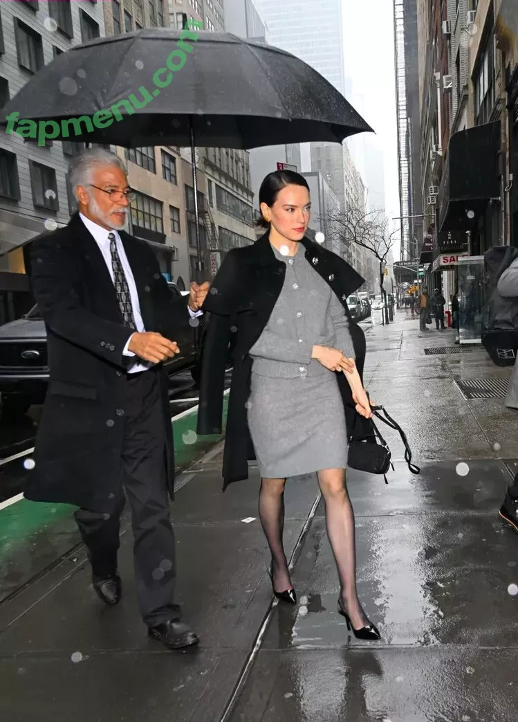 Daisy Ridley nude photo #0333 (daisyridley)