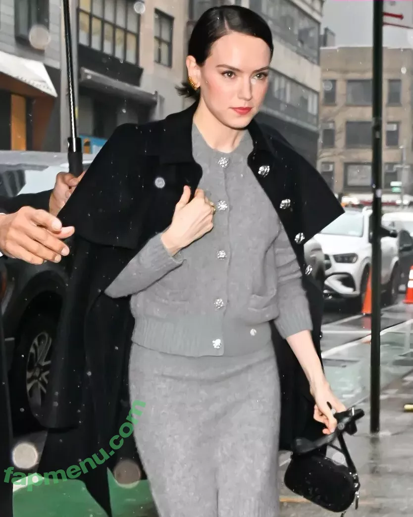 Daisy Ridley nude photo #0347 (daisyridley)