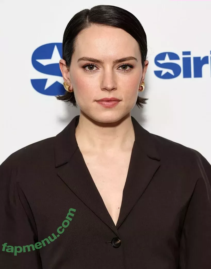 Daisy Ridley nude photo #0348 (daisyridley)