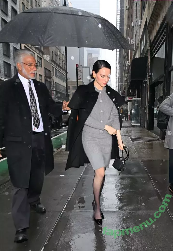 Daisy Ridley nude photo #0354 (daisyridley)