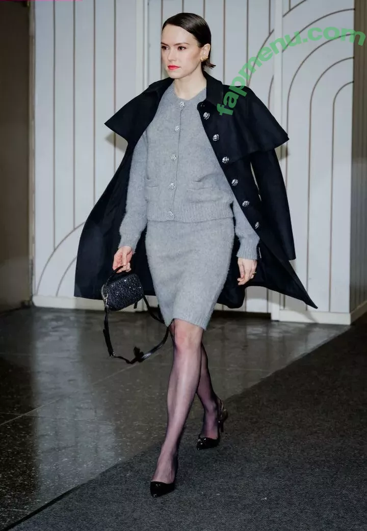 Daisy Ridley nude photo #0361 (daisyridley)