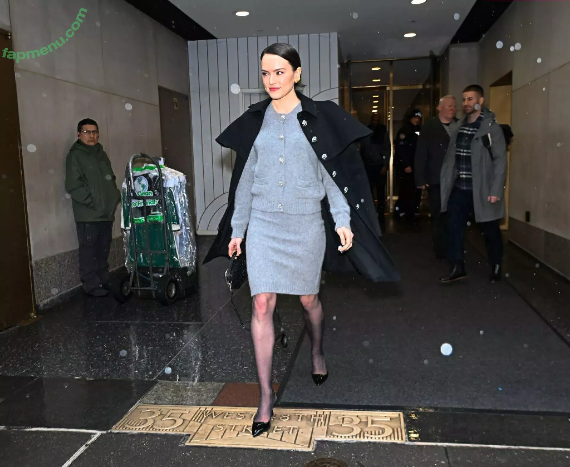 Daisy Ridley nude photo #0365 (daisyridley)