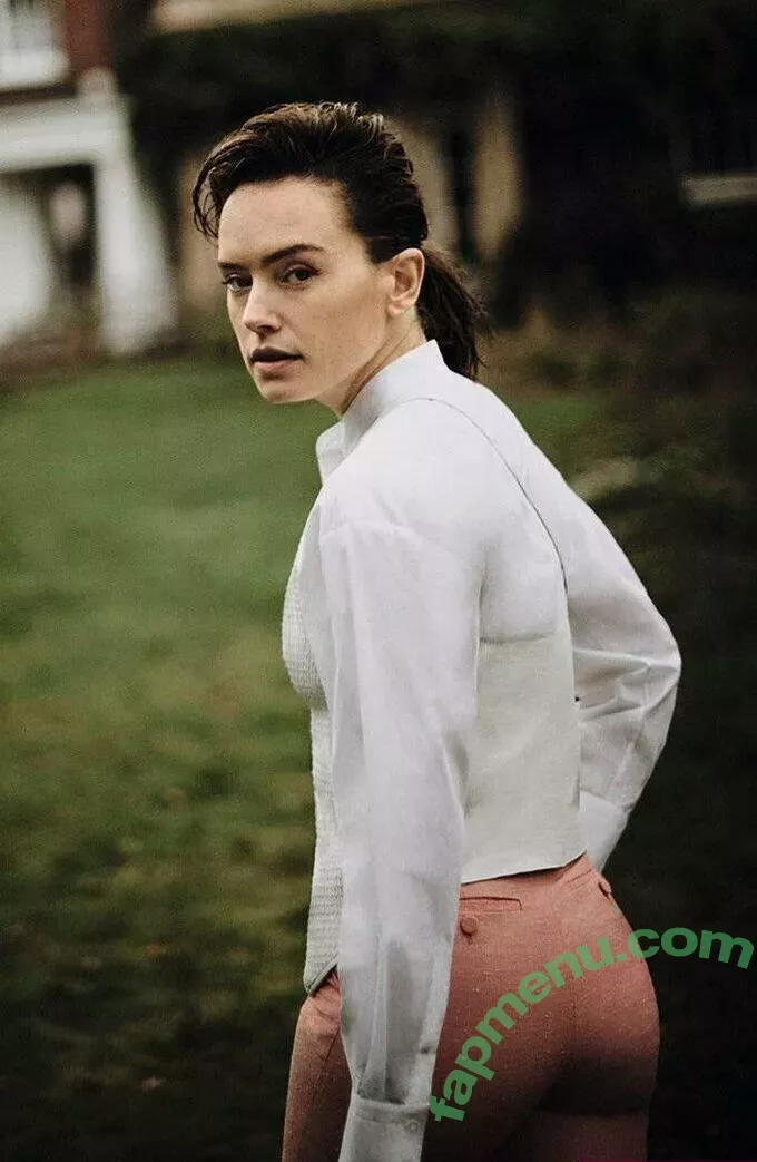 Daisy Ridley nude photo #0410 (daisyridley)