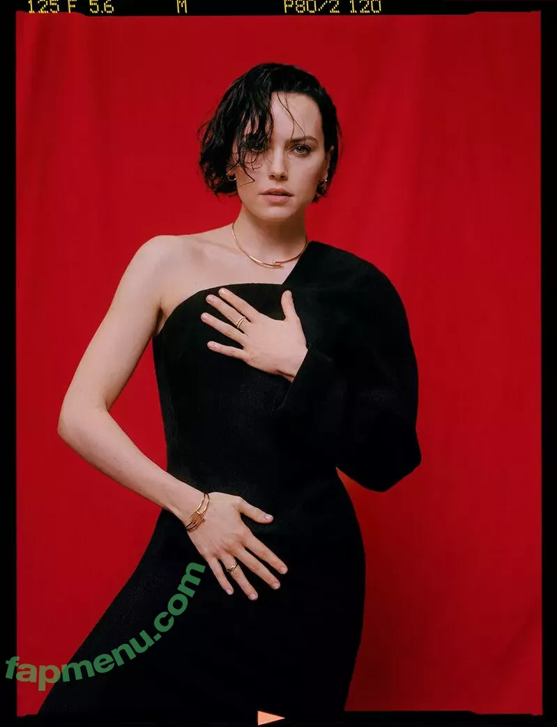 Daisy Ridley nude photo #0604 (daisyridley)