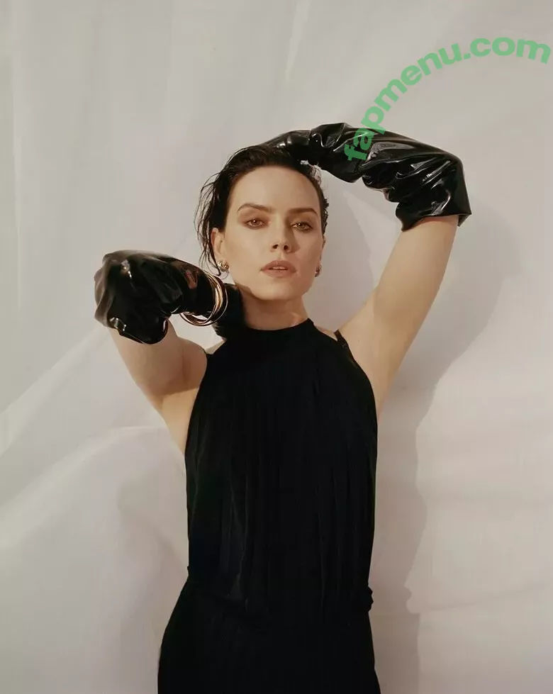 Daisy Ridley nude photo #0671 (daisyridley)