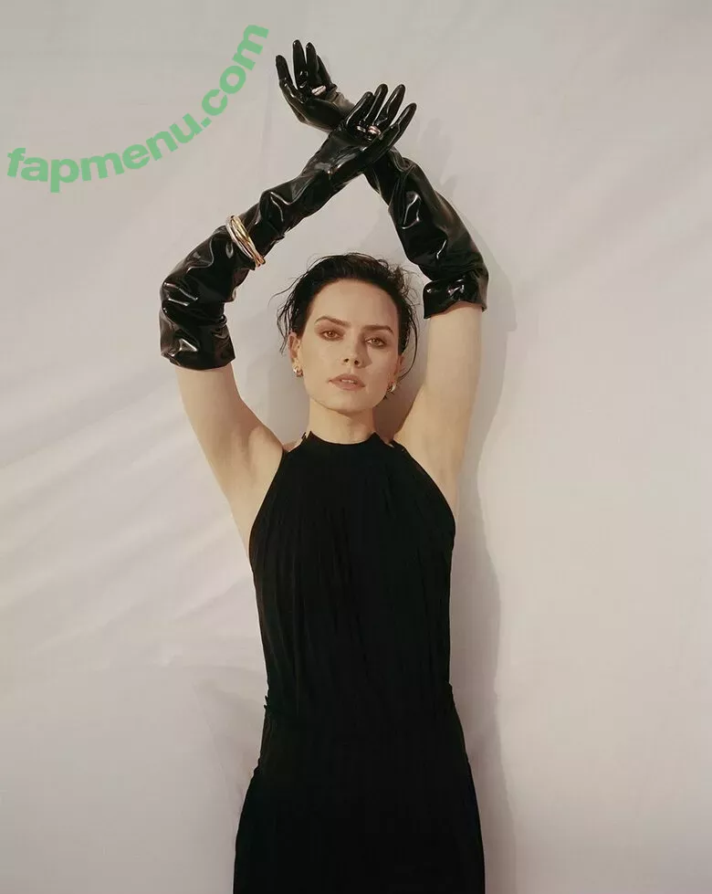 Daisy Ridley nude photo #0672 (daisyridley)