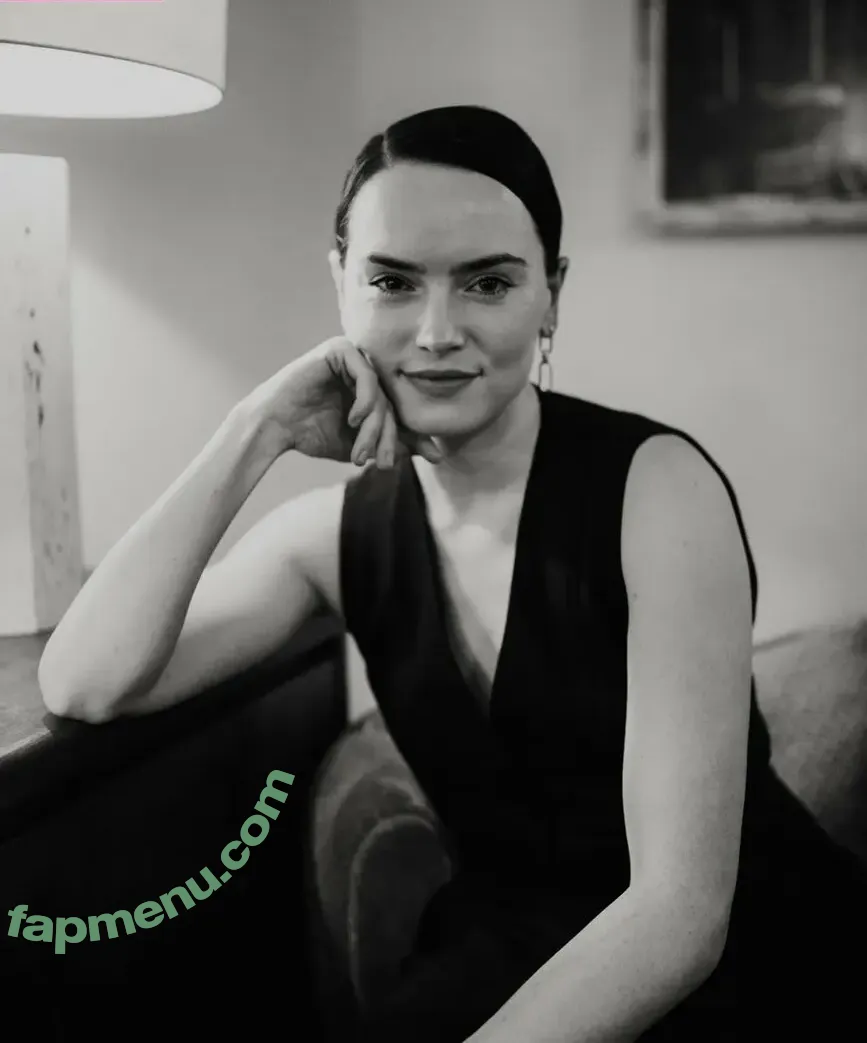 Daisy Ridley nude photo #0870 (daisyridley)