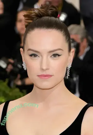 Daisy Ridley / daisyridley nude photo #1105