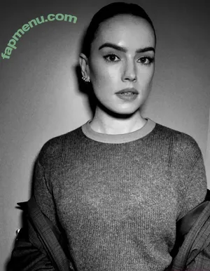 Daisy Ridley / daisyridley nude photo #1169