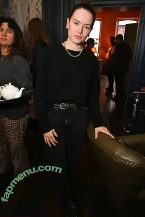 Daisy Ridley / daisyridley nude photo #1186