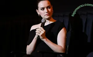 Daisy Ridley / daisyridley nude photo #1203