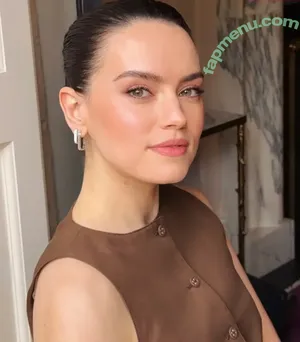 Daisy Ridley / daisyridley nude photo #1225
