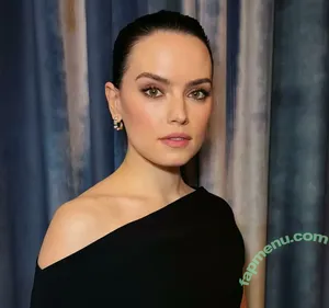 Daisy Ridley / daisyridley nude photo #1229
