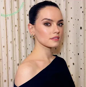 Daisy Ridley / daisyridley nude photo #1236