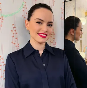 Daisy Ridley / daisyridley nude photo #1237