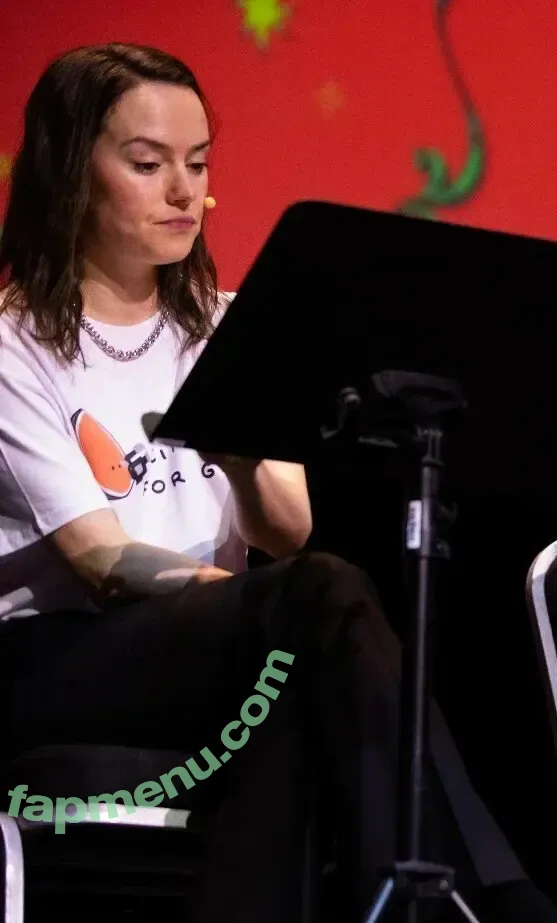 Daisy Ridley nude photo #1167 (daisyridley)