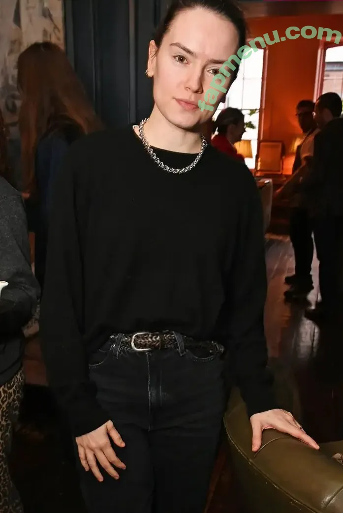 Daisy Ridley nude photo #1187 (daisyridley)