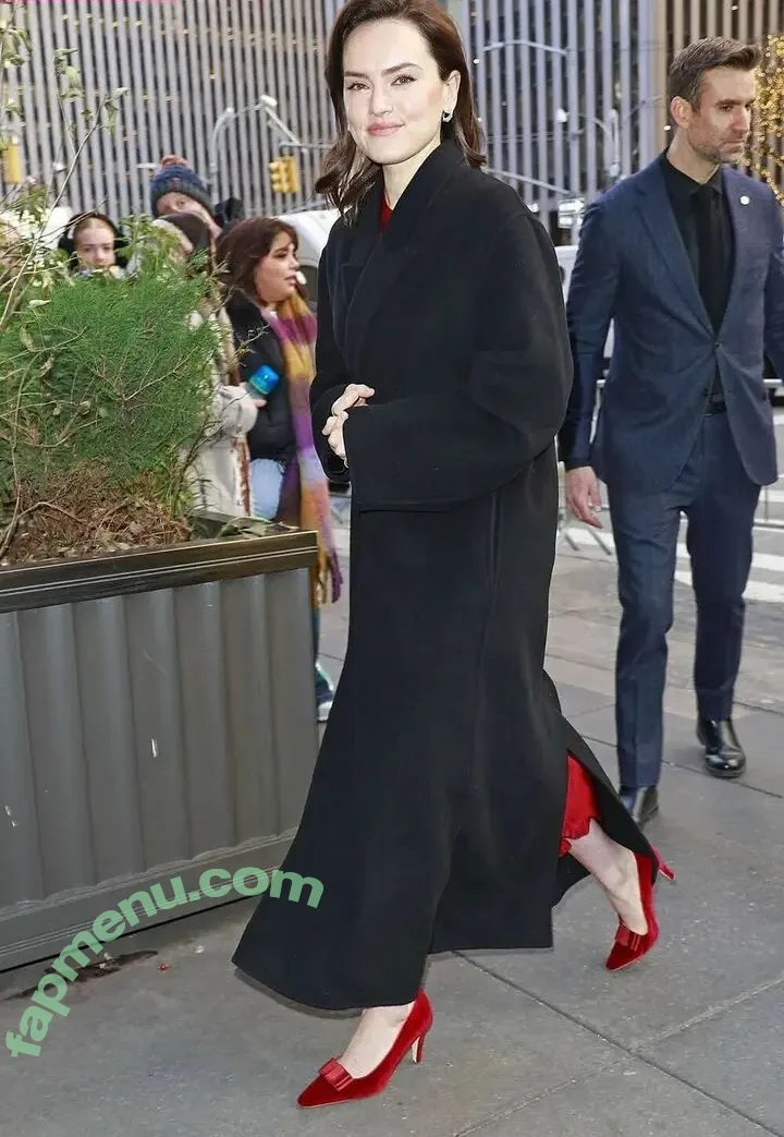 Daisy Ridley nude photo #1201 (daisyridley)