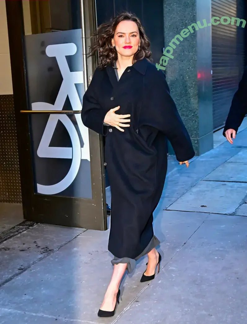 Daisy Ridley nude photo #1208 (daisyridley)