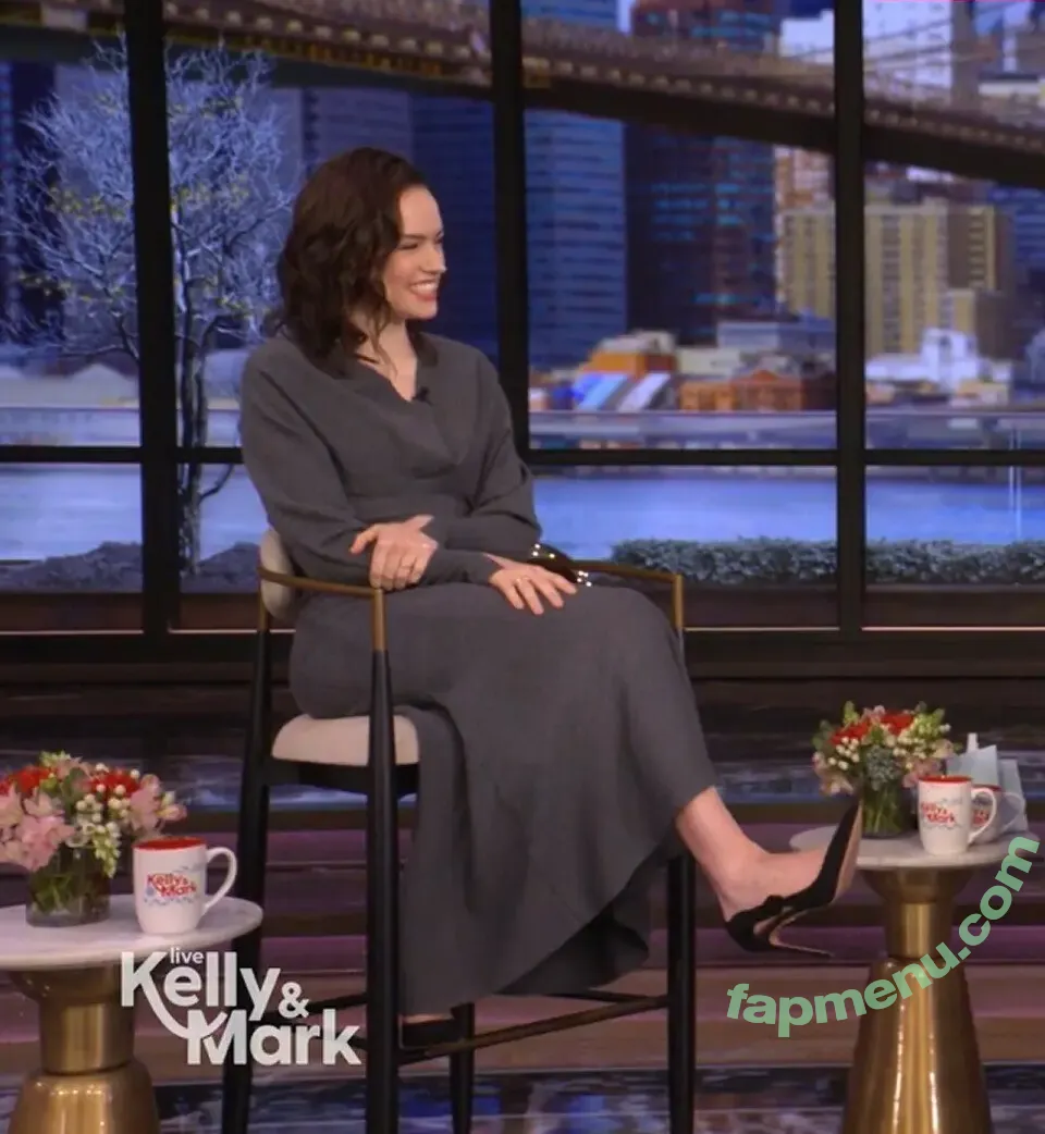 Daisy Ridley nude photo #1221 (daisyridley)