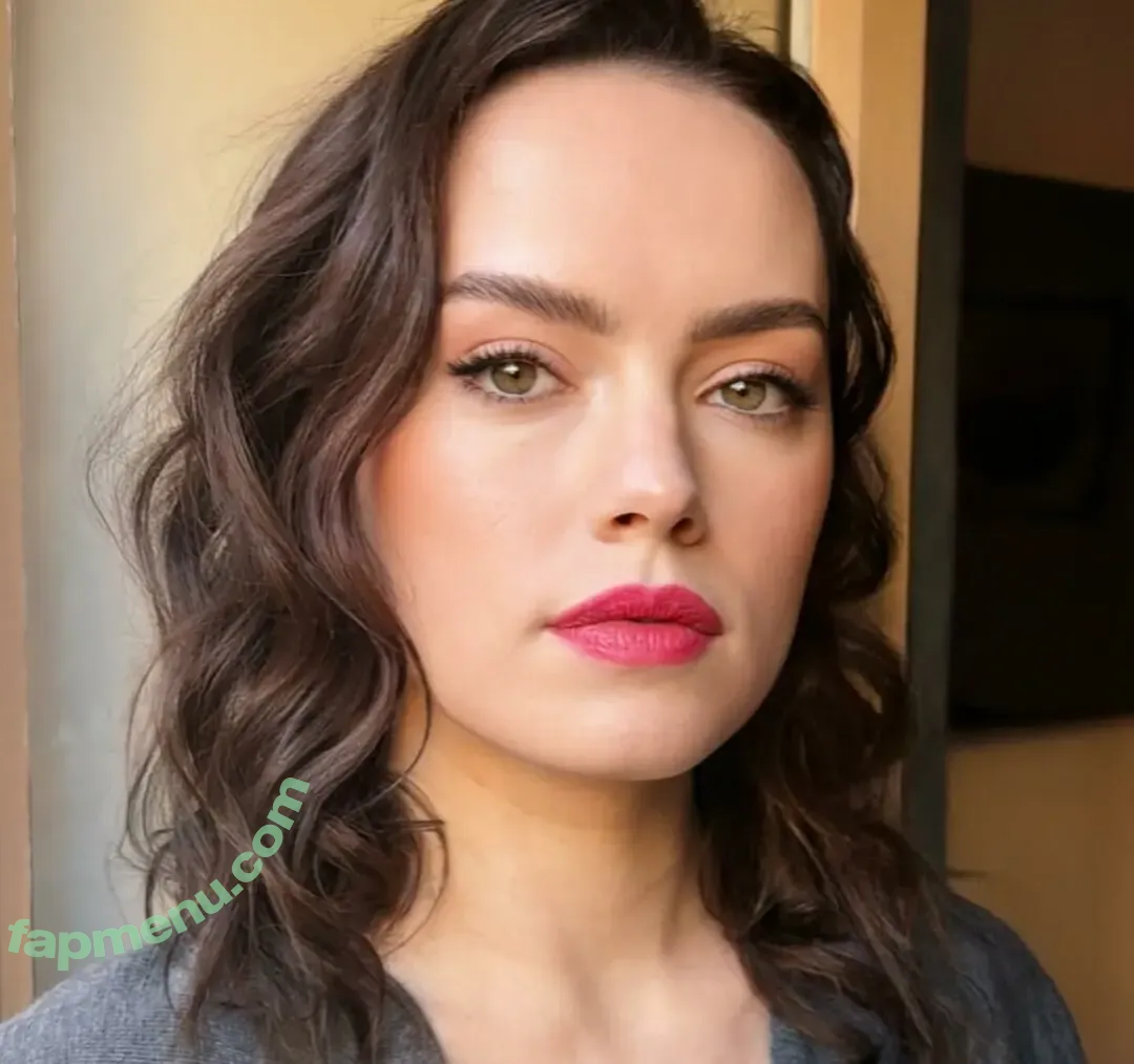 Daisy Ridley nude photo #1230 (daisyridley)