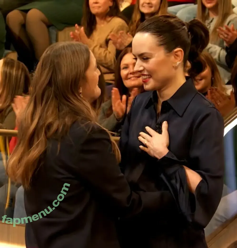 Daisy Ridley nude photo #1250 (daisyridley)