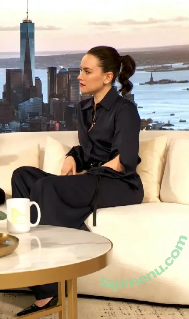 Daisy Ridley nude photo #1260 (daisyridley)
