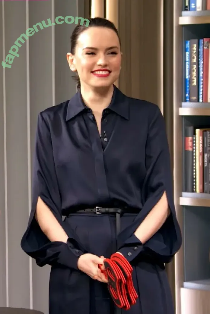 Daisy Ridley nude photo #1264 (daisyridley)