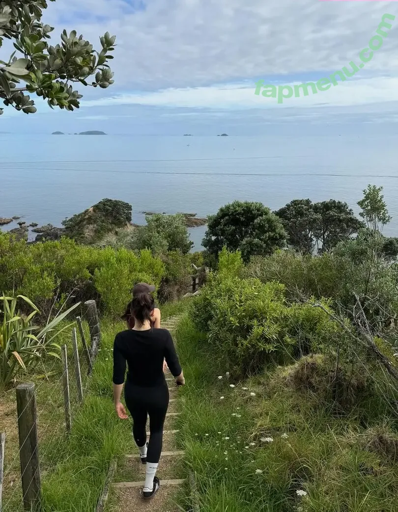 Daisy Ridley nude photo #1279 (daisyridley)