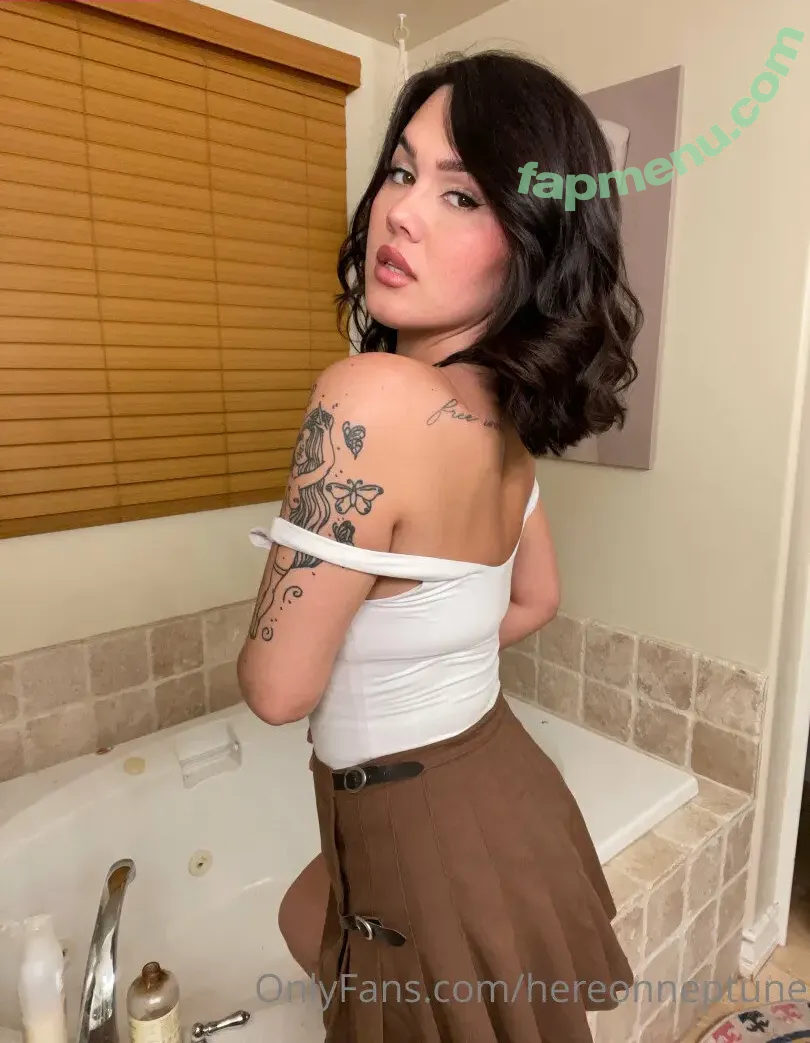 Daisy Taylor nude photo #0053 (HereOnNeptune / daisydootaylor)