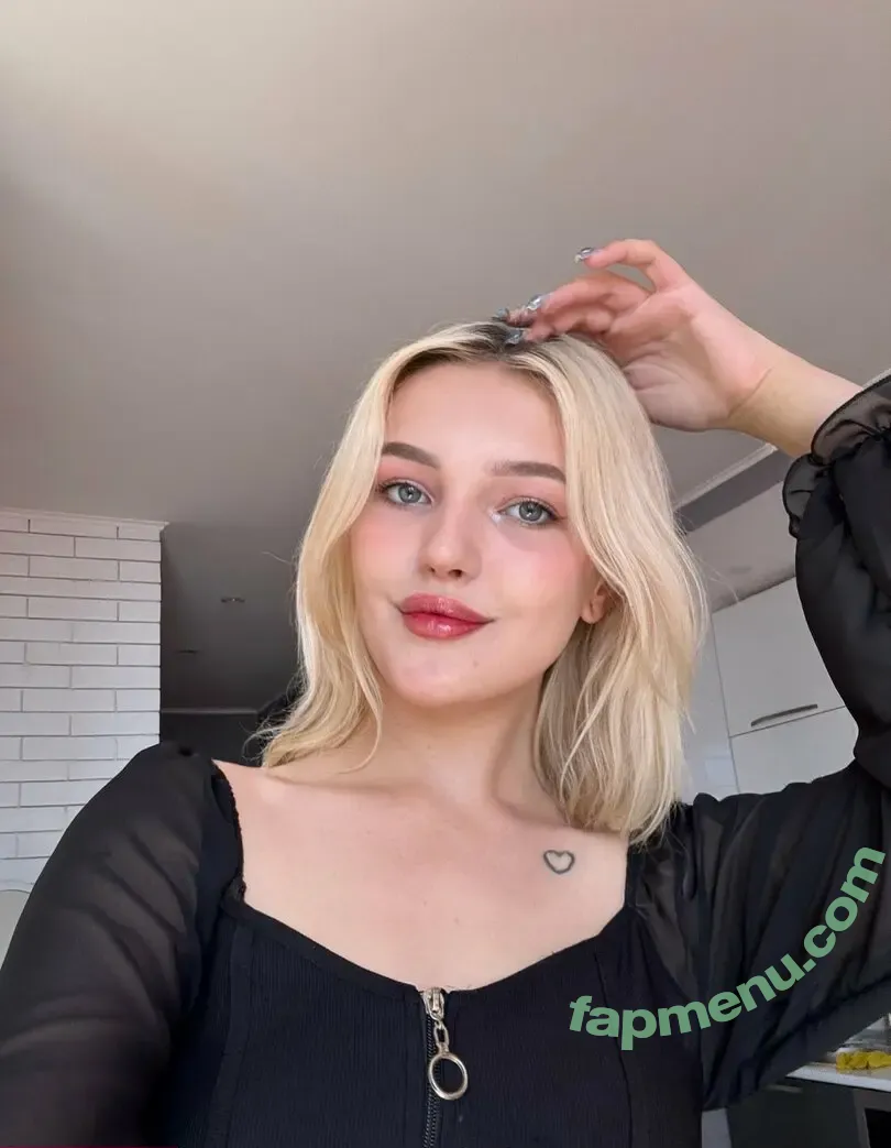 daisybloomm nude photo #0014 (thereeldaisybloomss)