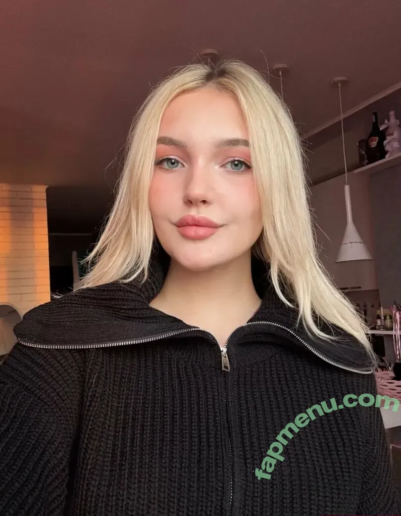 daisybloomm nude photo #0027 (thereeldaisybloomss)