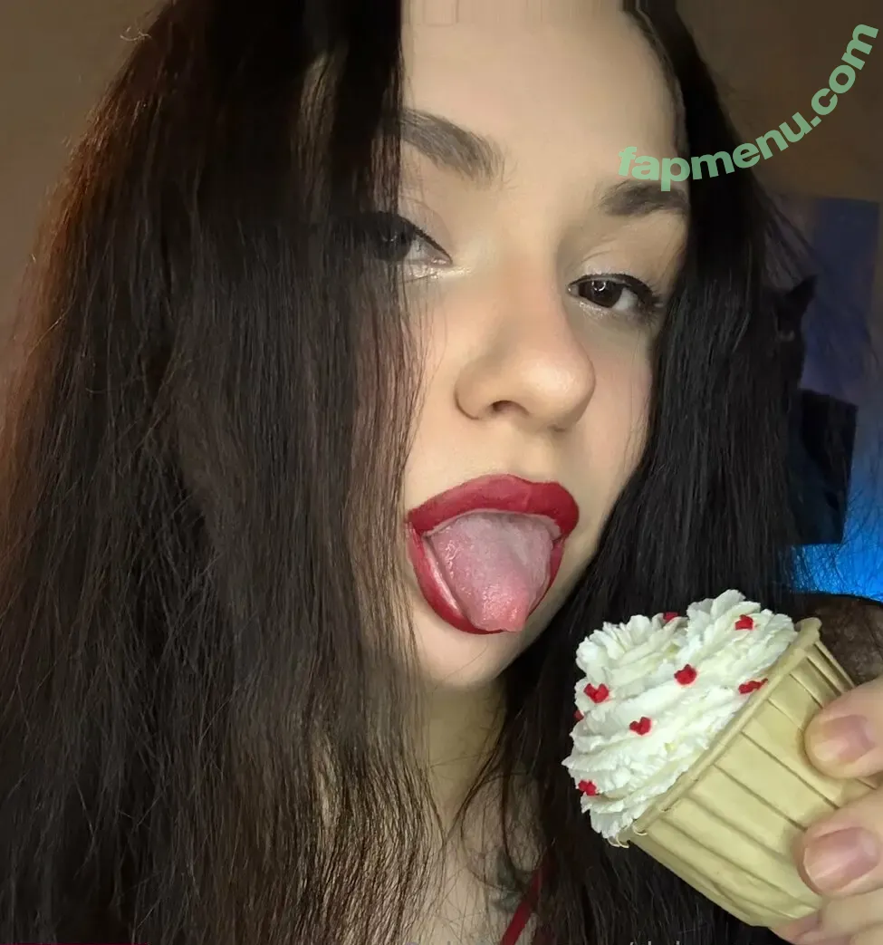 daisyyyyamore nude photo #0039 (daisyyyyamore)