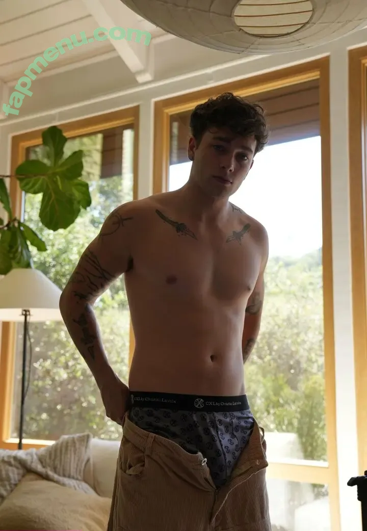 dakarluca nude photo #0003 (dakaroficial)