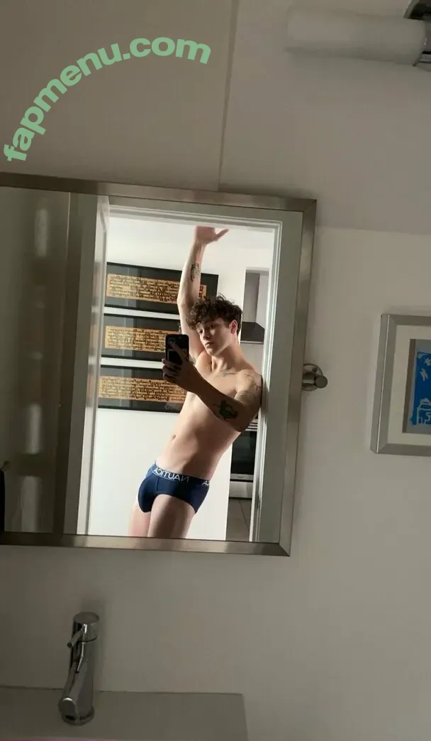 dakarluca nude photo #0003 (dakaroficial)