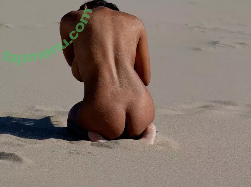 Dakini nude photo #0011 (Carla White / Devi / devithemodel / googlymonstor)