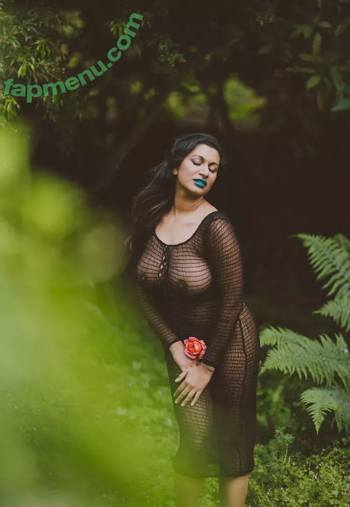 Dakini nude photo #0076 (Carla White / Devi / devithemodel / googlymonstor)