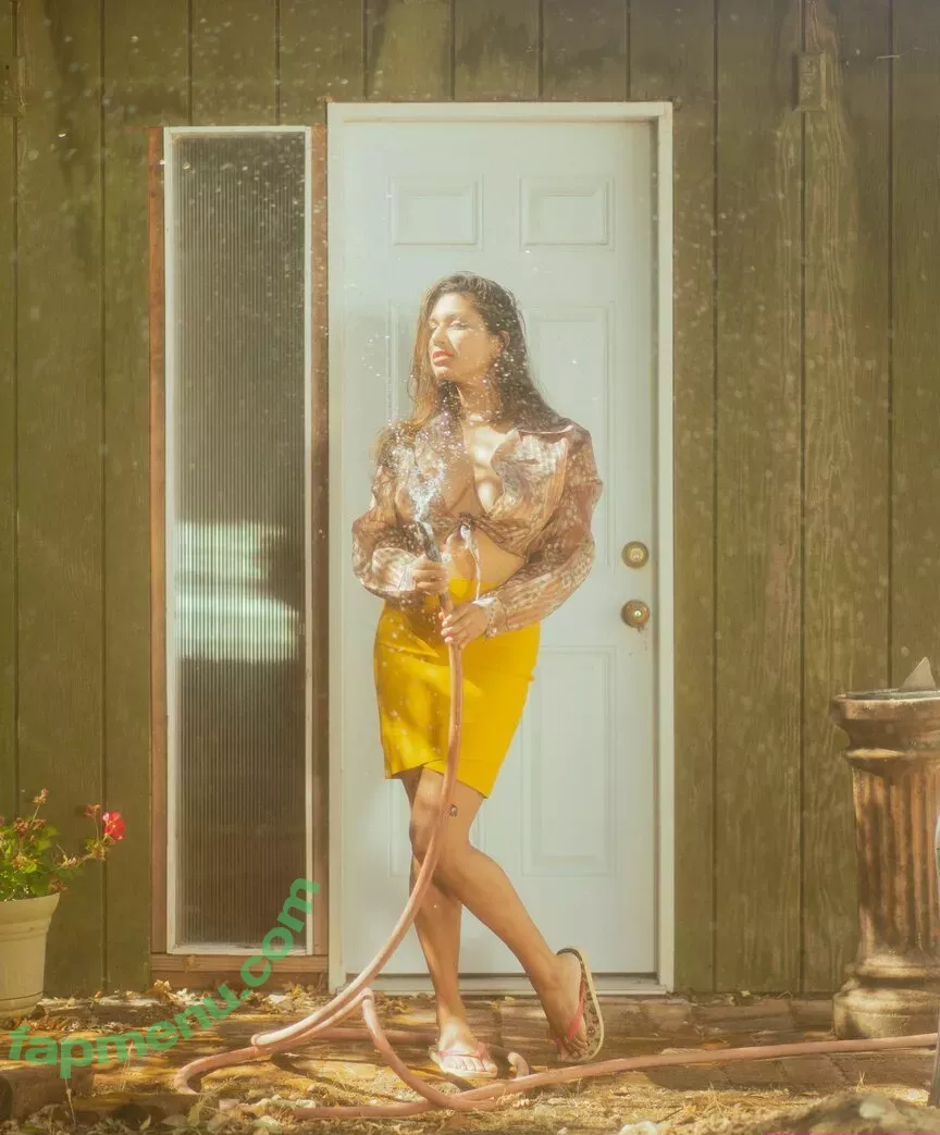 Dakini nude photo #0138 (Carla White / Devi / devithemodel / googlymonstor)