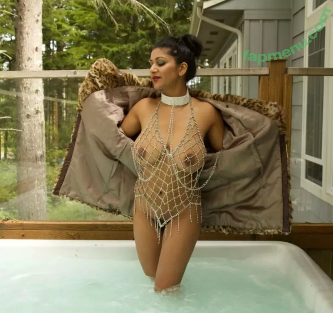 Dakini nude photo #0204 (Carla White / Devi / devithemodel / googlymonstor)