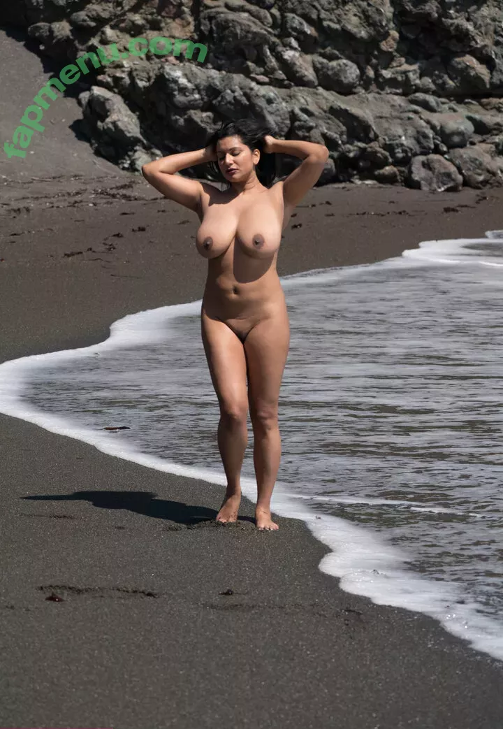 Dakini nude photo #0423 (Carla White / Devi / devithemodel / googlymonstor)
