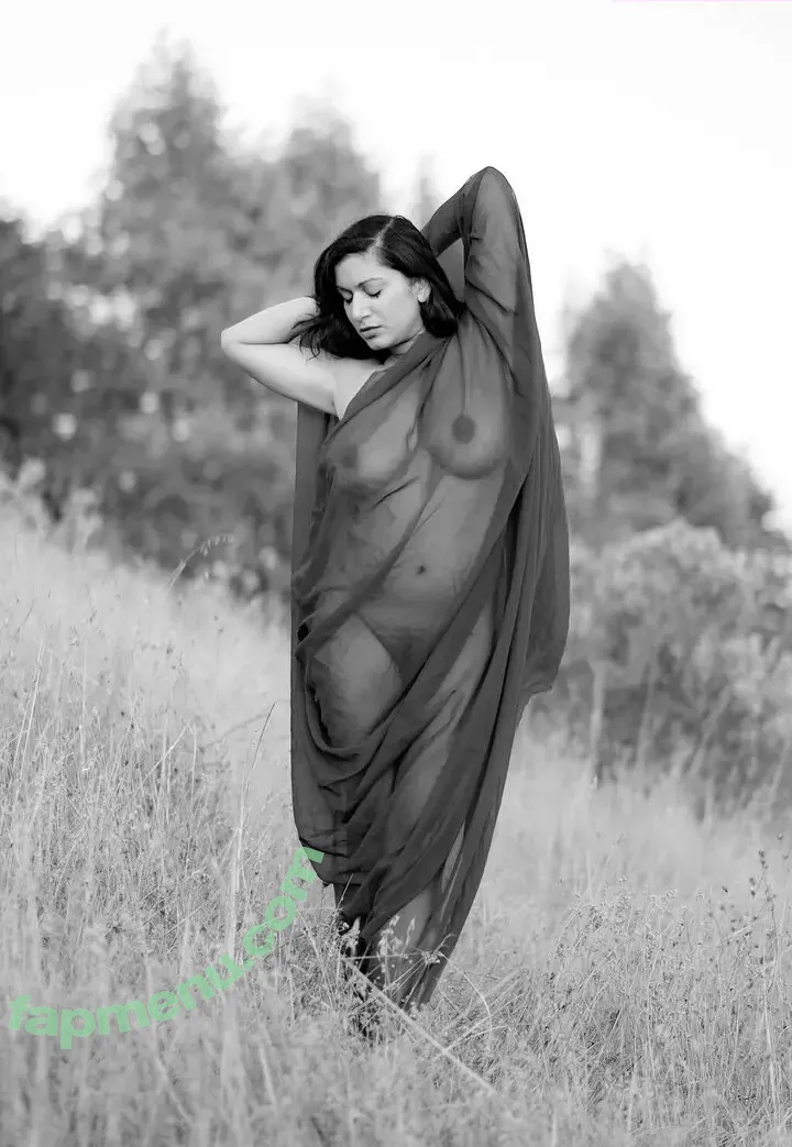 Dakini nude photo #1164 (Carla White / Devi / devithemodel / googlymonstor)