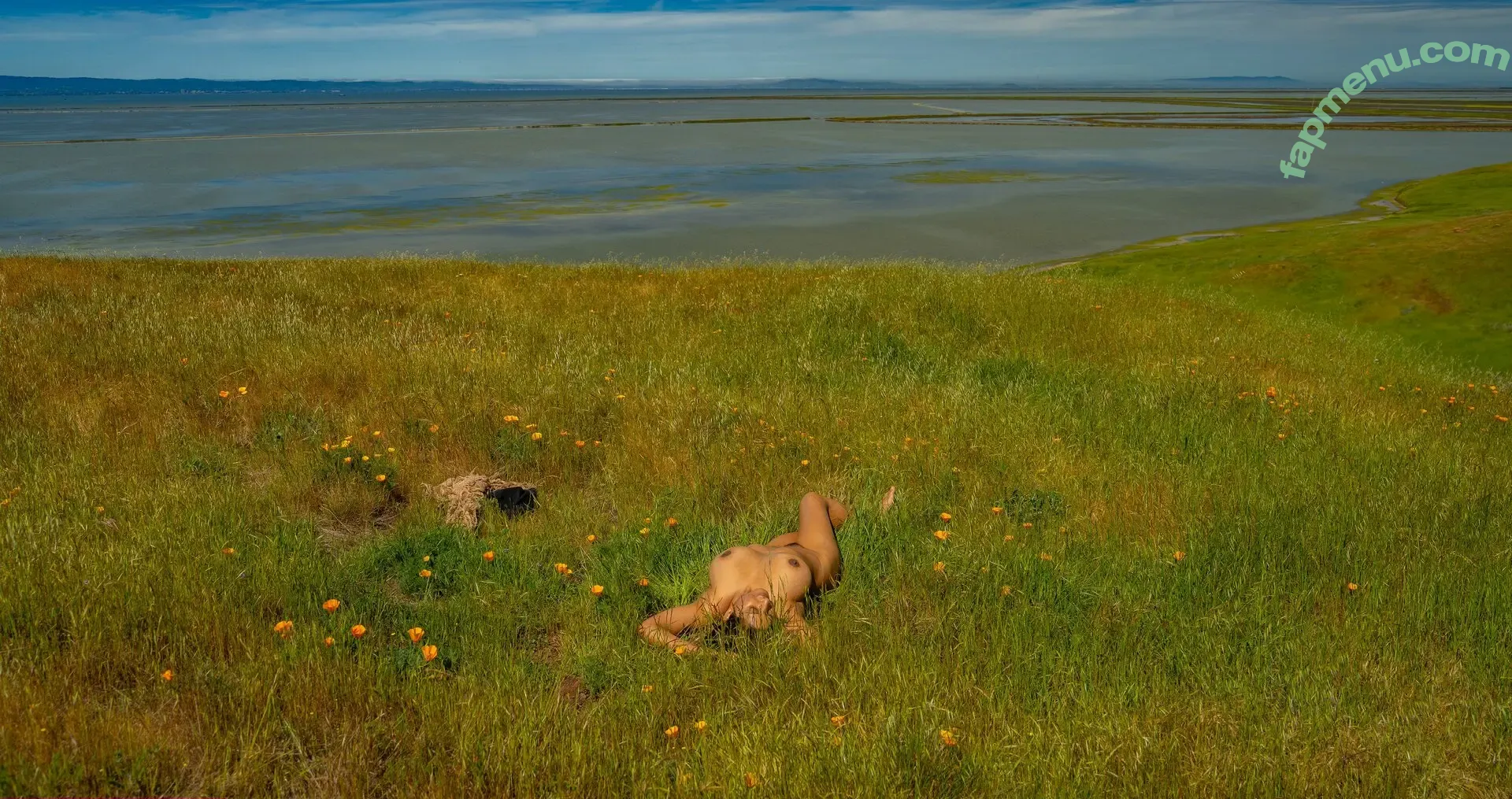 Dakini nude photo #1303 (Carla White / Devi / devithemodel / googlymonstor)