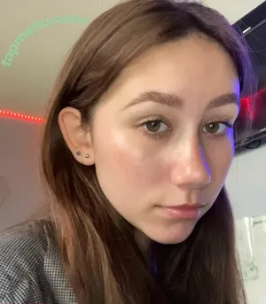 Dakota B ASMR / dakotaasmryt / dakotabasmr nude photo #0035