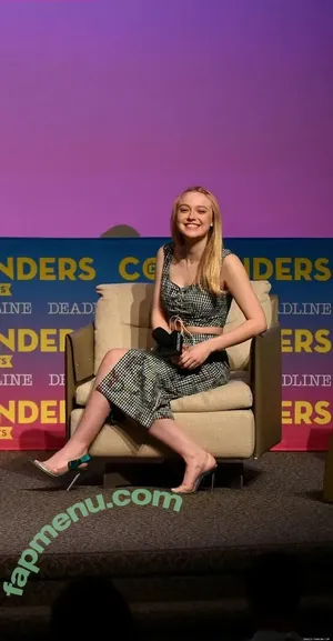 Dakota Fanning / dakota_fanning / dakotafanning nude photo #0487