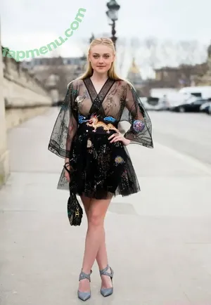 Dakota Fanning / dakota_fanning / dakotafanning nude photo #0490