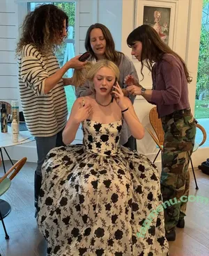 Dakota Fanning / dakota_fanning / dakotafanning nude photo #0523