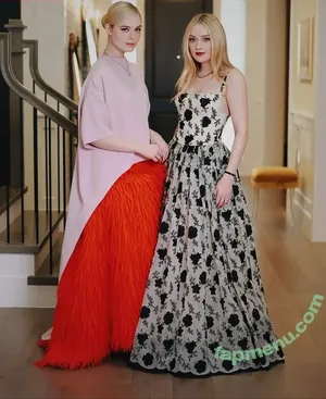 Dakota Fanning / dakota_fanning / dakotafanning nude photo #0524