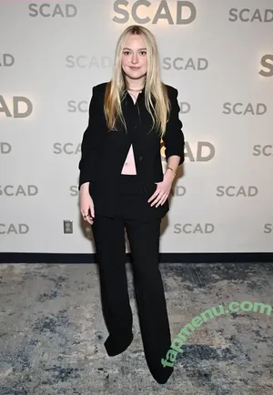 Dakota Fanning / dakota_fanning / dakotafanning nude photo #0542