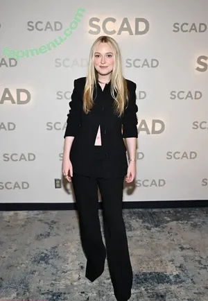 Dakota Fanning / dakota_fanning / dakotafanning nude photo #0544