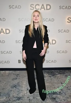 Dakota Fanning / dakota_fanning / dakotafanning nude photo #0546